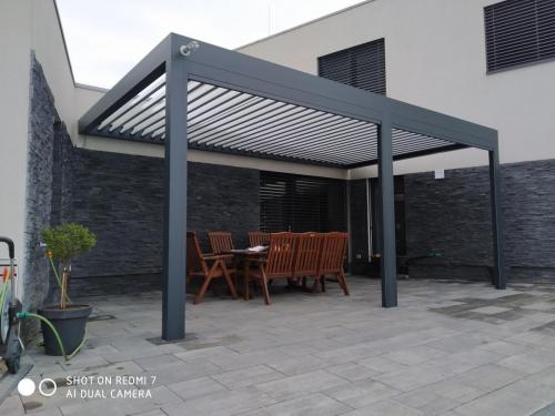BIOKLIMATICKÁ PERGOLA VESTEC U PRAHY 